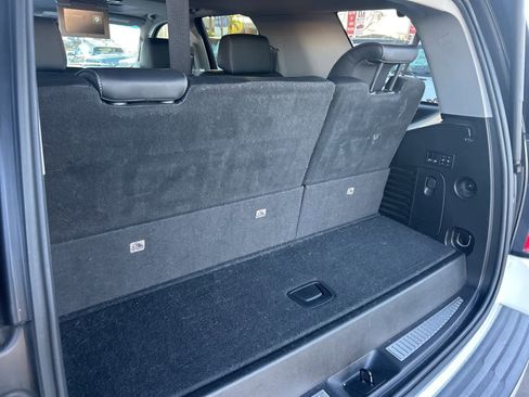 Used 2018 GMC Yukon SLT w/ Open Road Package image 34