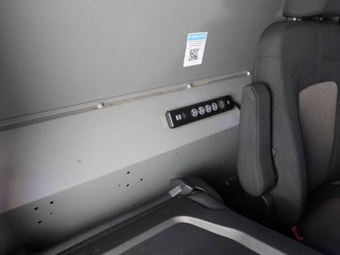 Used 2020 Ford Transit Connect XL image 33