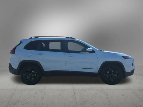 Used 2016 Jeep Cherokee Latitude w/ Cold Weather Group image 7