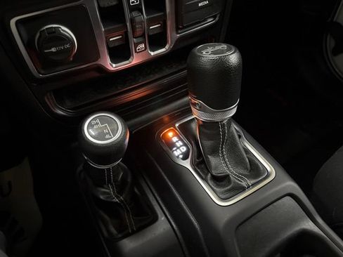 Used 2019 Jeep Wrangler Unlimited Sahara w/ Uconnect 4C Nav & Sound Group AWD/4WD image 58