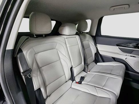 Used 2026 Lincoln Nautilus Premier AWD/4WD image 27