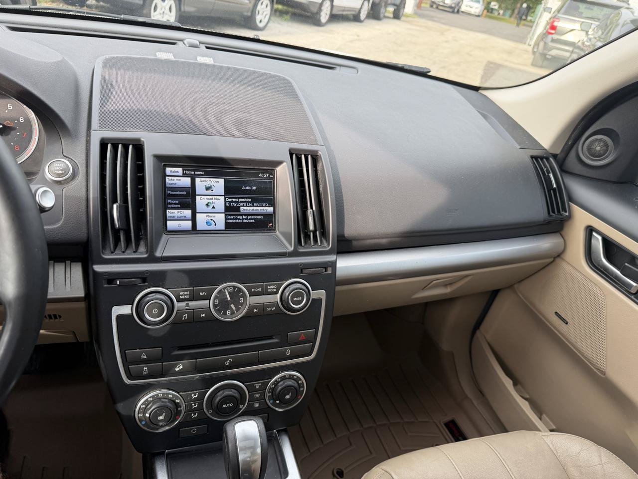 Used 2015 Land Rover LR2 AWD/4WD image 12