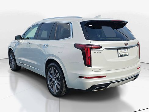 Used 2021 Cadillac XT6 Premium Luxury FWD image 5