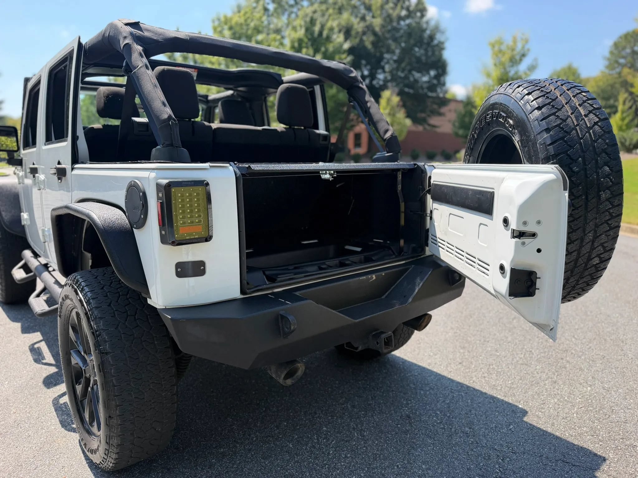 Used 2016 Jeep Wrangler Unlimited Sport w/ Quick Order Package 24S AWD/4WD image 12