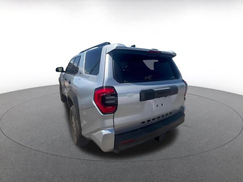 Used 2025 Toyota 4Runner SR5 RWD image 10