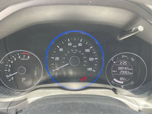 Used 2018 Honda HR-V LX image 11