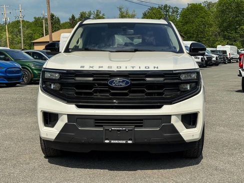 Used 2025 Ford Expedition Max Active AWD/4WD image 8