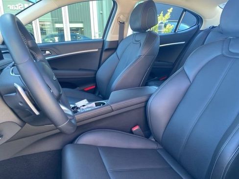 Used 2026 Genesis G70 2.5T image 12