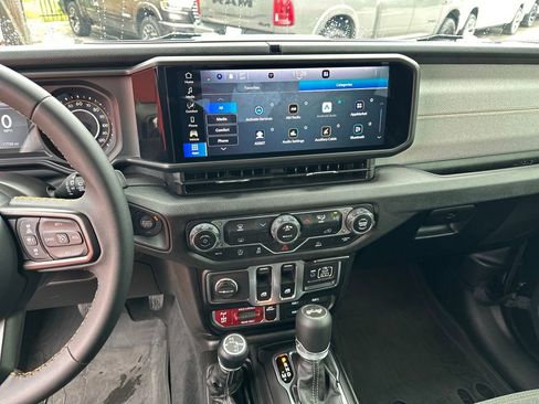 Used 2025 Jeep Wrangler Sport AWD/4WD image 22