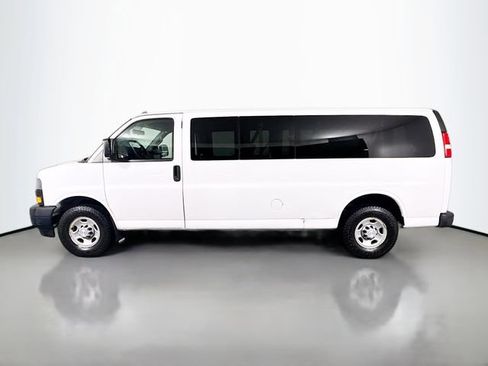 Used 2019 Chevrolet Express 3500 LS RWD image 9