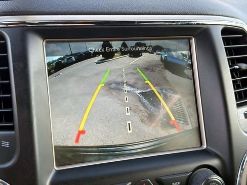 Used 2017 Jeep Grand Cherokee Laredo w/ Quick Order Package 2BE image 24