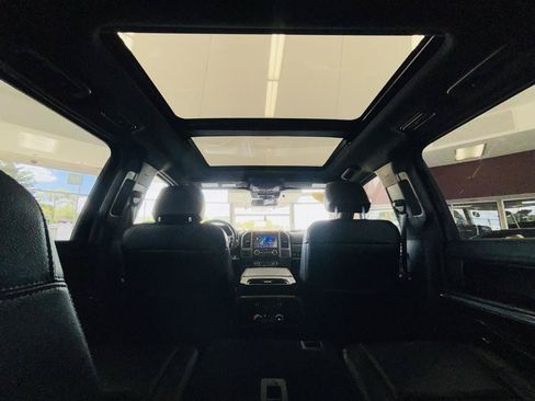 Used 2020 Ford Expedition XLT w/ Equipment Group 202A AWD/4WD image 45