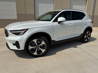 Used 2023 Volvo XC40 B5 Plus w/ Driver Assist Package AWD/4WD video 1