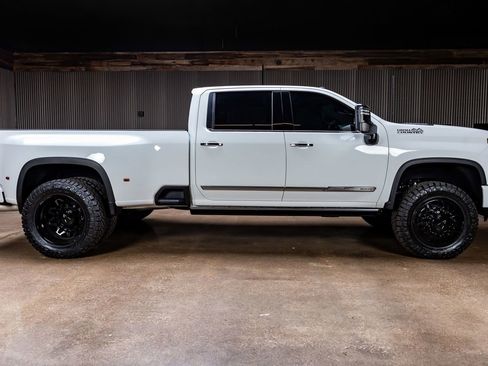 Used 2024 Chevrolet Silverado 3500 High Country w/ High Country Premium Package image 11