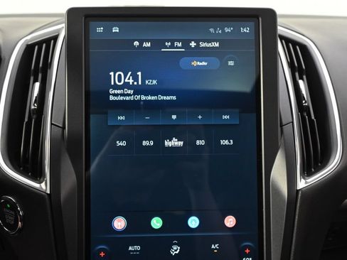 Used 2021 Ford Edge Titanium w/ Equipment Group 301A AWD/4WD image 28