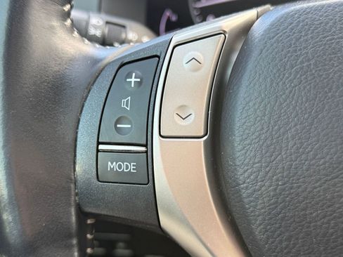 Used 2013 Lexus ES 350 w/ Luxury Pkg image 17