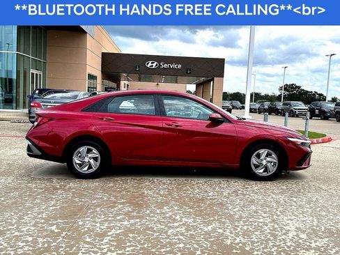 Used 2025 Hyundai Elantra SE image 9