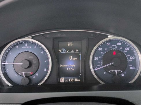 Used 2016 Toyota Camry XLE FWD image 31