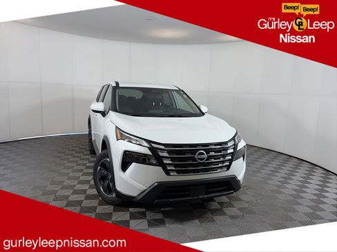 Certified 2025 Nissan Rogue SV image 1