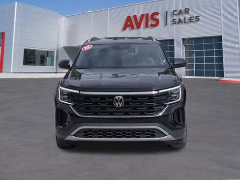 Used 2025 Volkswagen Atlas Cross Sport SE FWD image 2