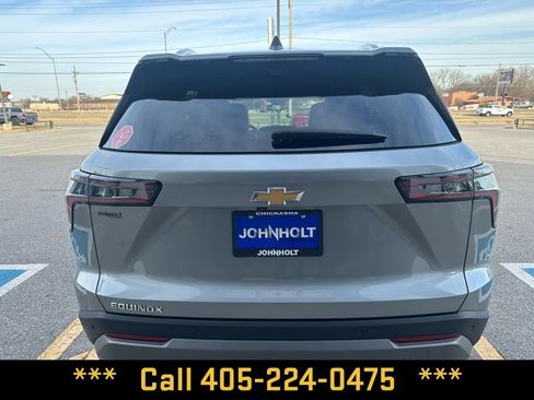 Used 2025 Chevrolet Equinox LT w/ Convenience Package II image 5