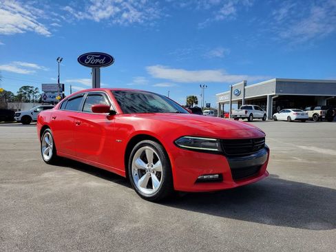 Used 2017 Dodge Charger R/T w/ Plus Group image 7