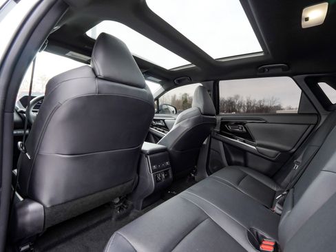 Used 2023 Toyota bZ4X Limited image 30