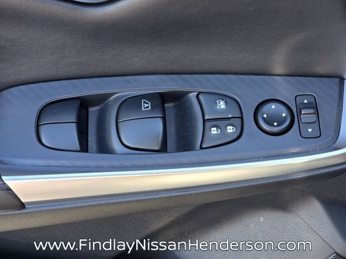 Used 2025 Nissan Sentra SR w/ SR Premium Package image 22