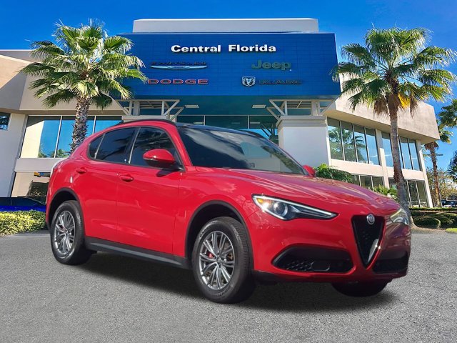 Used 2023 Alfa Romeo Stelvio Sprint RWD image 2