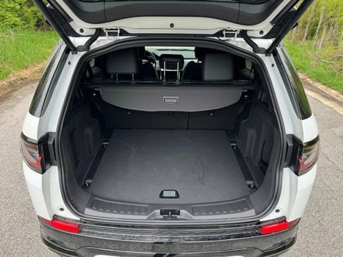 New 2026 Land Rover Discovery Sport Landmark AWD/4WD image 7