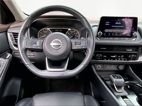 Used 2023 Nissan Rogue SV w/ SV Premium B Package image 8