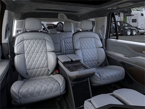 New 2026 Lincoln Navigator Black Label AWD/4WD image 11