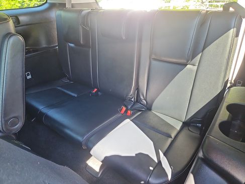 Used 2019 Toyota Highlander XLE AWD/4WD image 32