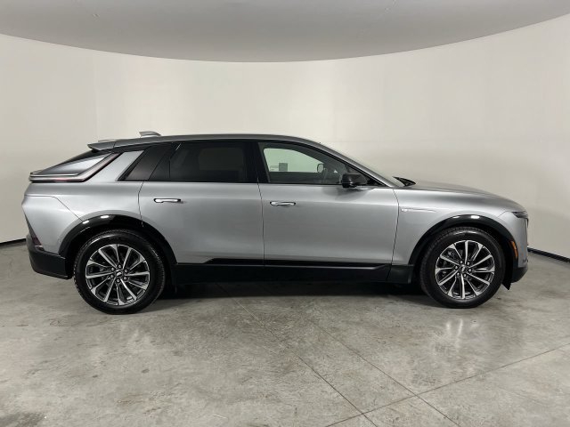Used 2026 Cadillac Lyriq Sport AWD/4WD image 9