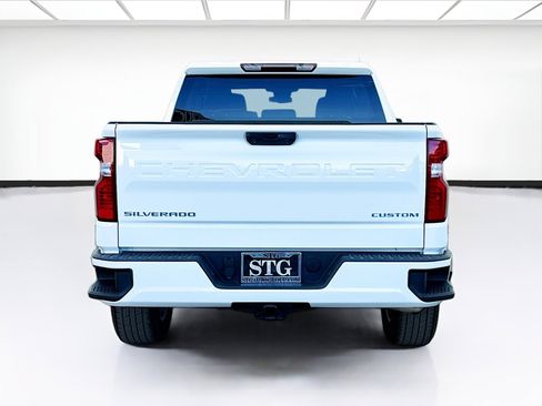 Used 2022 Chevrolet Silverado 1500 Custom image 5