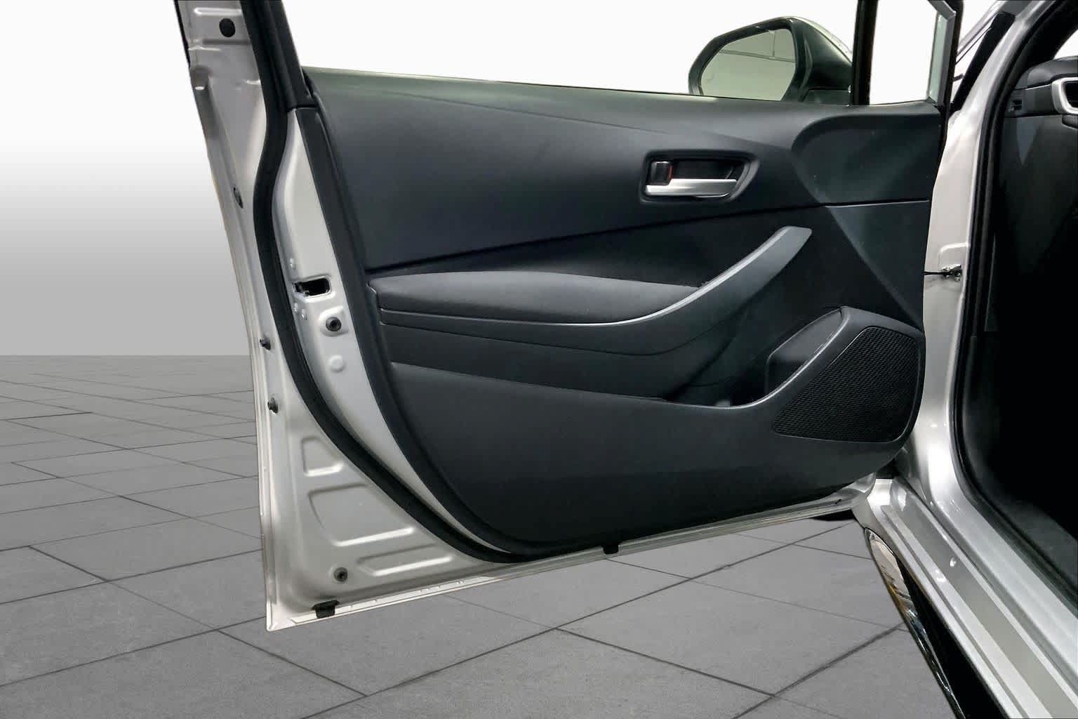 Used 2026 Toyota Corolla SE FWD image 22
