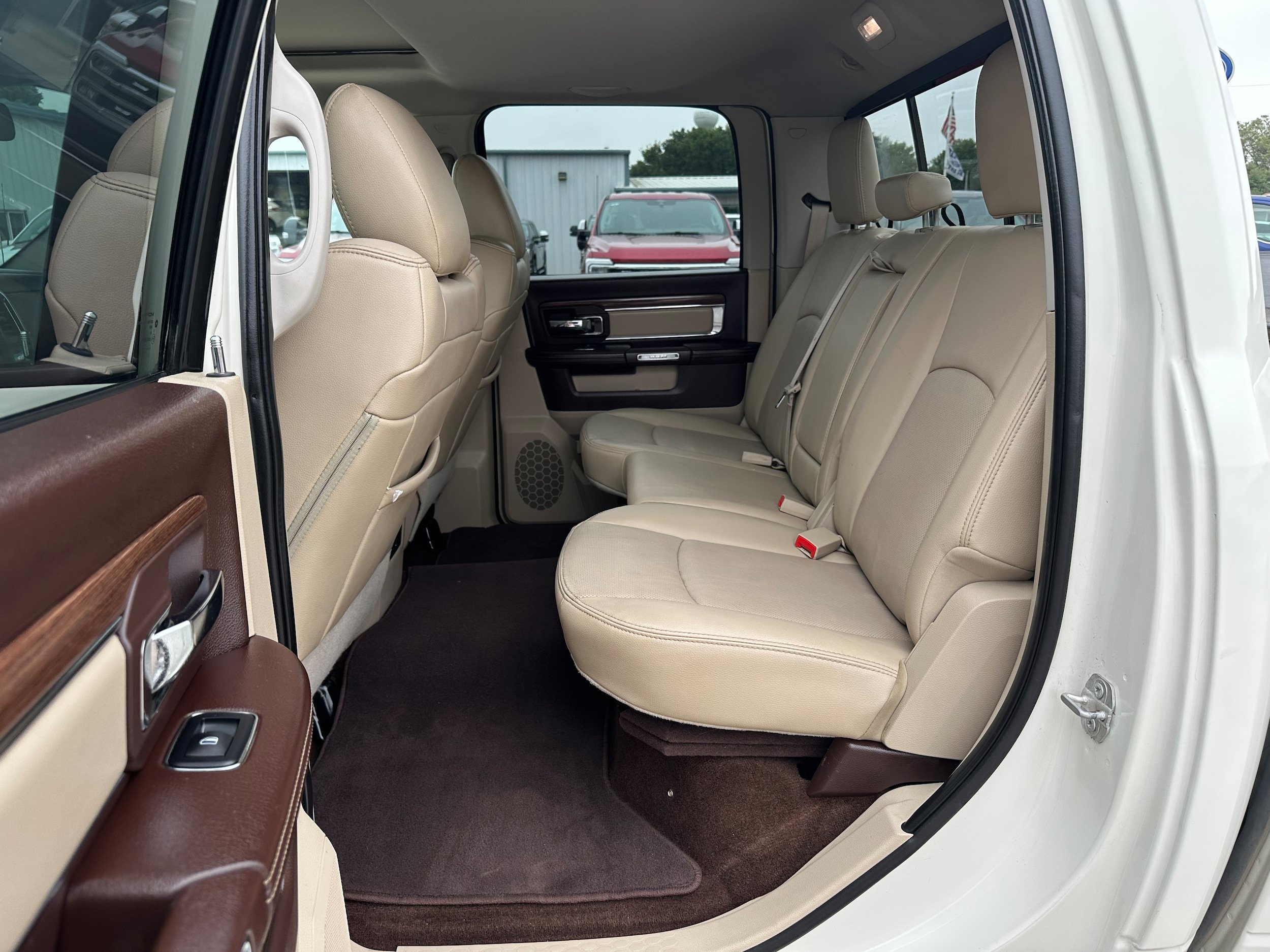 Used 2016 RAM 1500 Laramie w/ Convenience Group AWD/4WD image 13