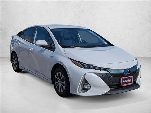 Used 2022 Toyota Prius Prime Limited FWD image 4
