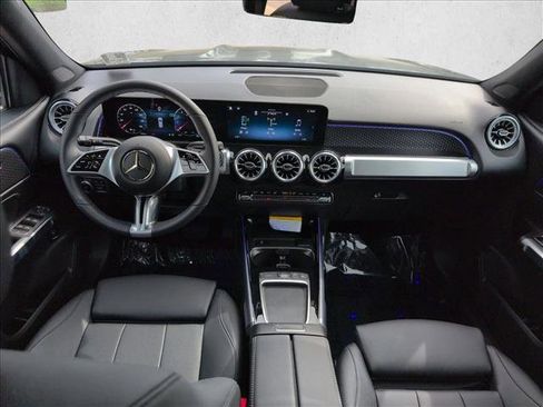 New 2025 Mercedes-Benz GLB 250 image 15