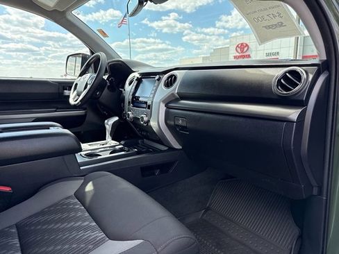 Used 2021 Toyota Tundra SR5 w/ TRD Off-Road Package AWD/4WD image 33