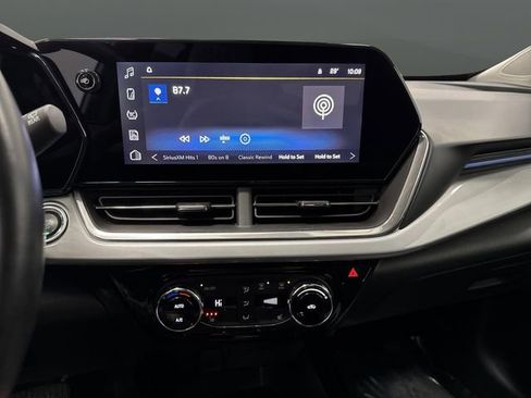 Used 2024 Chevrolet Trax LT w/ Driver Confidence Package image 8