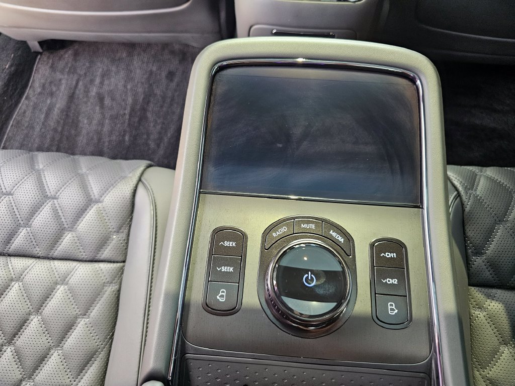 Used 2026 Genesis G90 3.5T Prestige AWD/4WD image 40