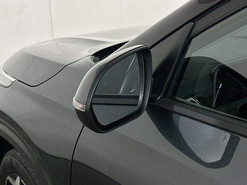 Used 2025 Kia Seltos S image 16