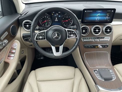 Used 2022 Mercedes-Benz GLC 300 4MATIC image 11