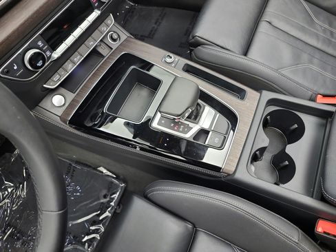 Used 2023 Audi Q5 e Premium Plus w/ Premium Plus Package AWD/4WD image 11