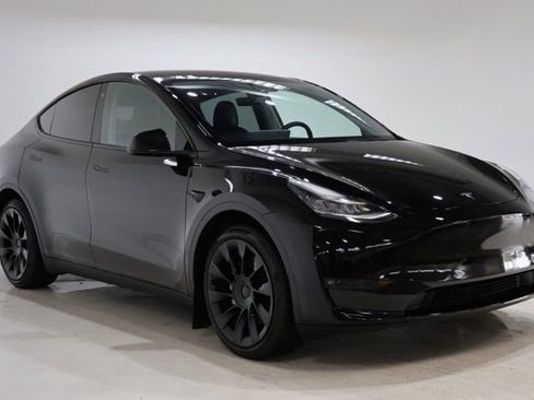 Used 2021 Tesla Model Y Long Range image 1