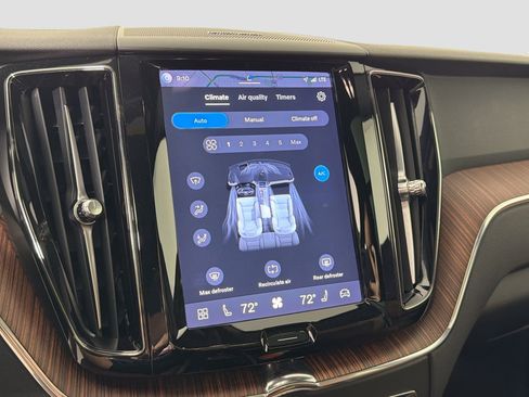 Certified 2023 Volvo XC60 B5 Plus w/ Protection Package Premier image 16