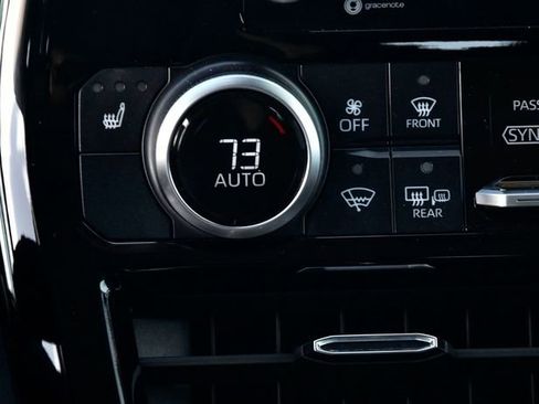 Certified 2021 Toyota Highlander XLE image 24