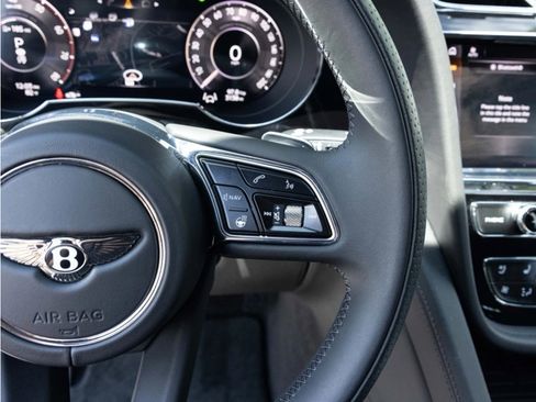 Certified 2024 Bentley Bentayga Extended Wheelbase image 28