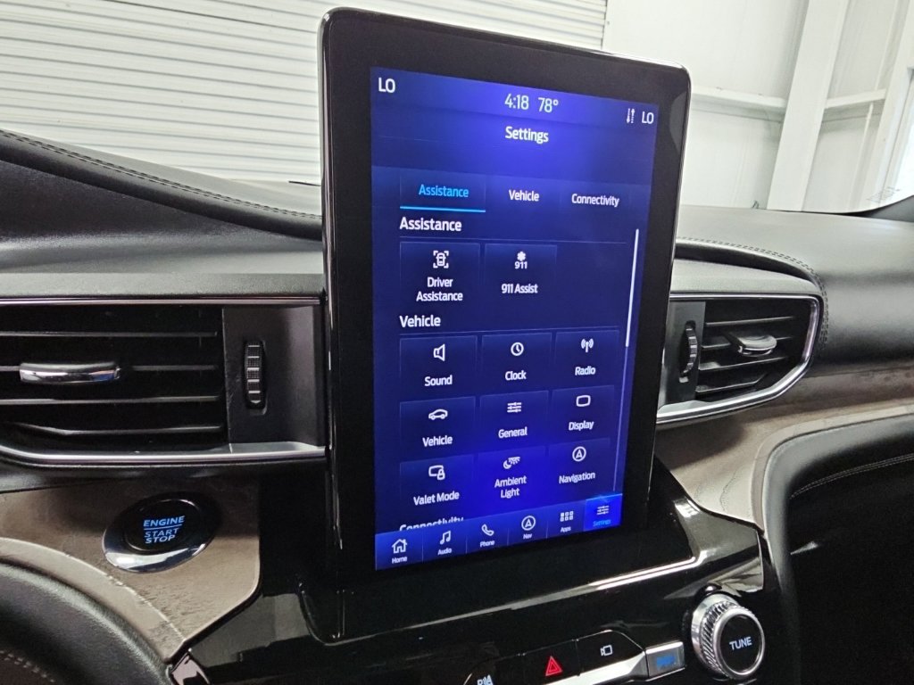 Used 2023 Ford Explorer Platinum w/ Technology Package AWD/4WD image 18
